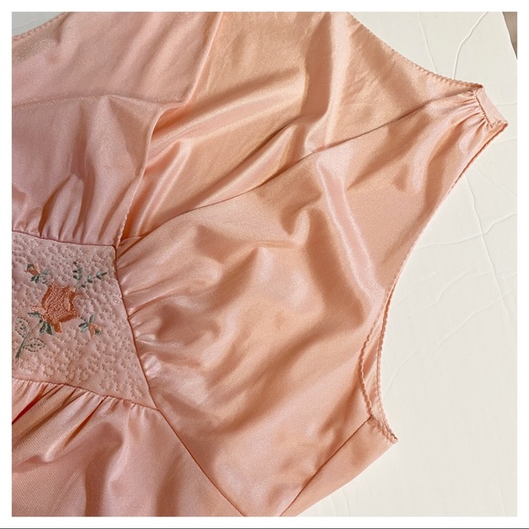VINTAGE - TAKE THE PLUNGE NIGHTGOWN - Picture 4 of 8